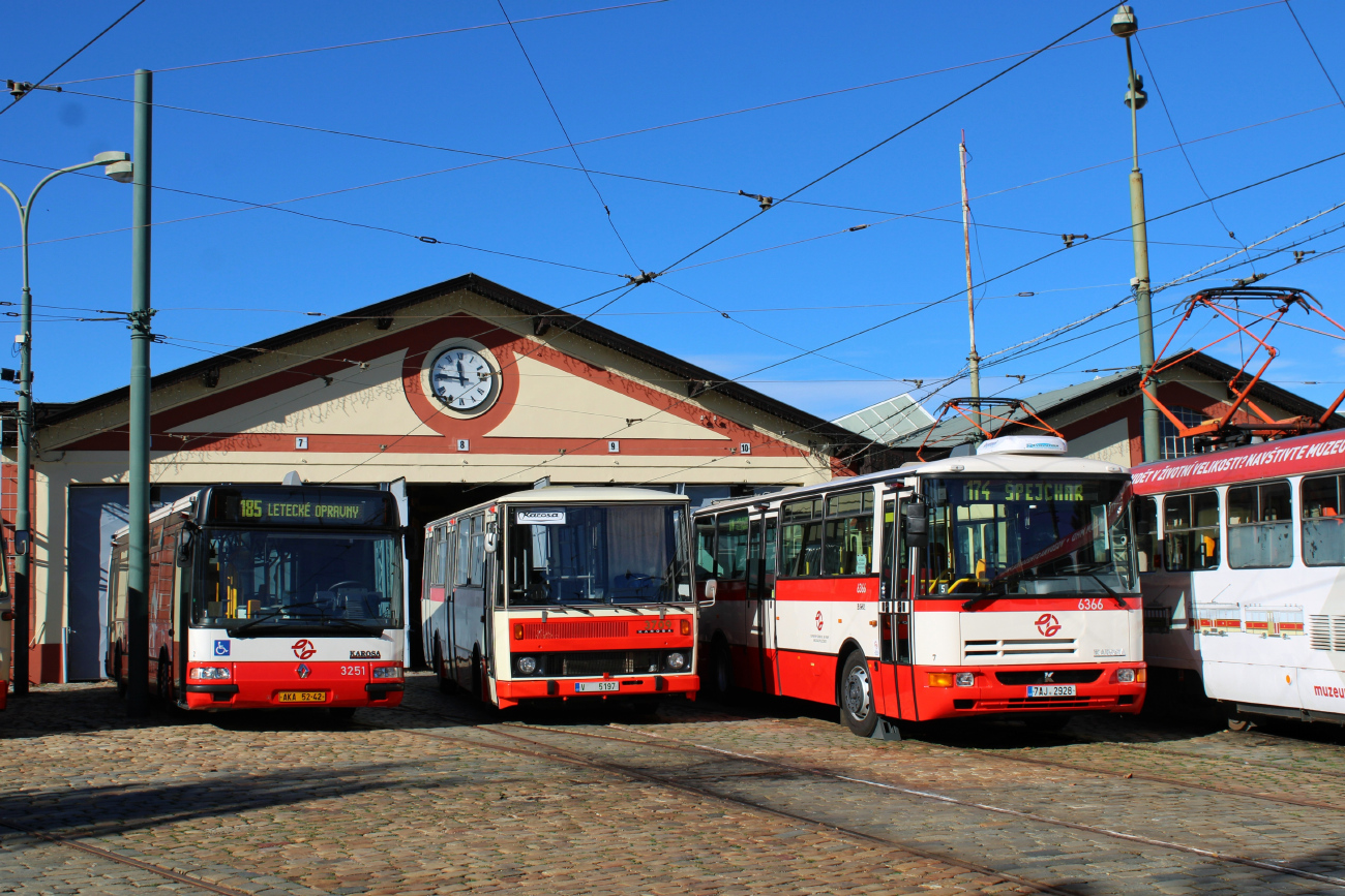 Prague, Karosa Citybus 12M.2070 (Renault) nr. 3251; Prague, Karosa B731.04 nr. 3709; Prague, Karosa B961.1970 nr. 6366