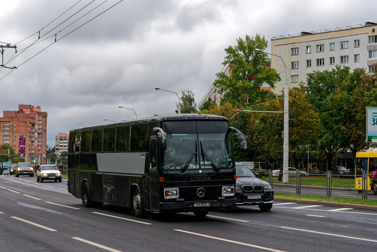 Minsk, Otomarsan Mercedes-Benz O303 # АА 9595-7