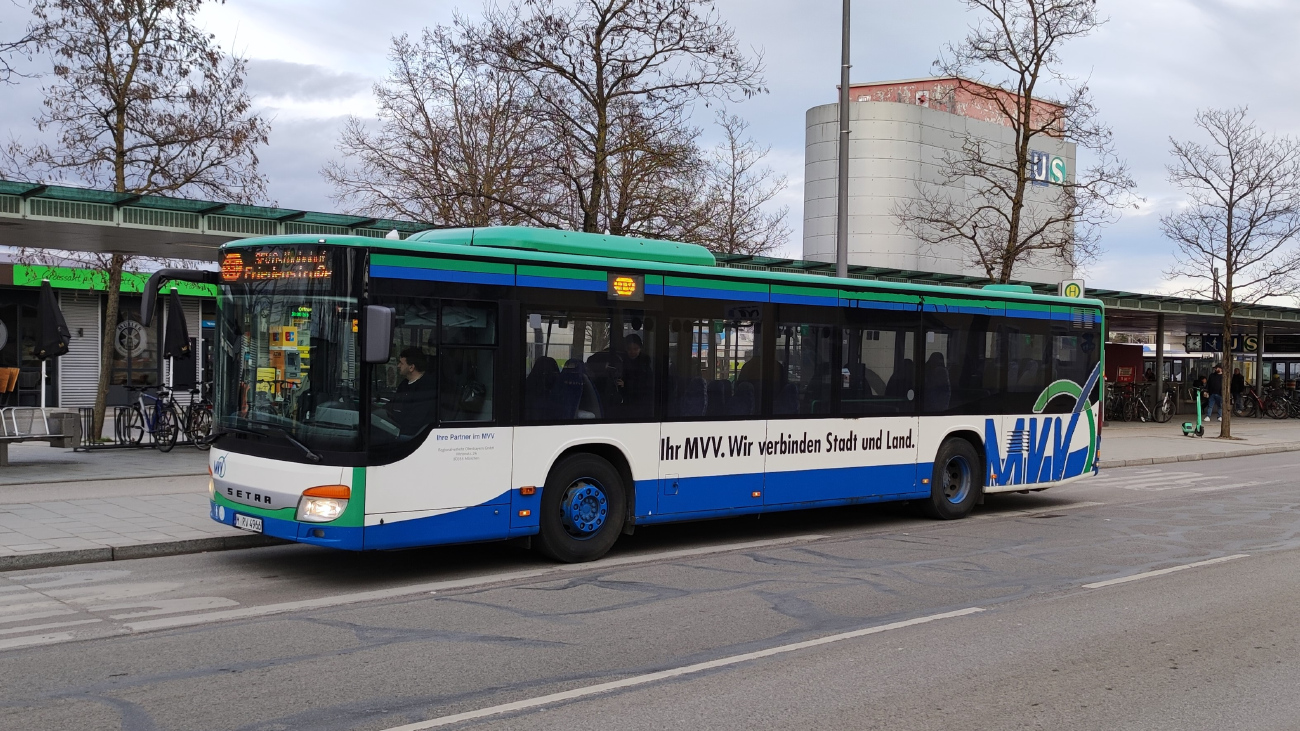 Munich, Setra S415NF No. M-RV 4966