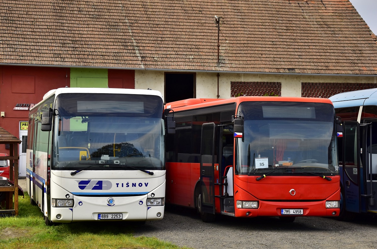 Brno-venkov, Irisbus Crossway 12M č. 8B9 2253; Prostějov, Irisbus Crossway LE 12M č. 7M5 4958