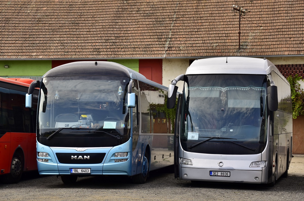 Вишков, MAN R13 Lion's Regio L ÜL404 № 1BL 6403; Простеёв, Irisbus Domino HDH 12.4M № 3E2 8936