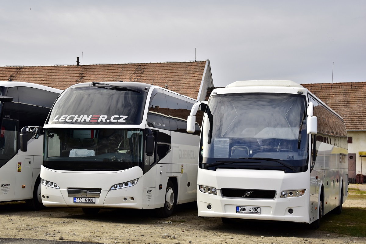 Brno, Volvo 9700H č. 9B6 4900; Brno, Neoplan N1218HDL Cityliner č. 1BC 6100