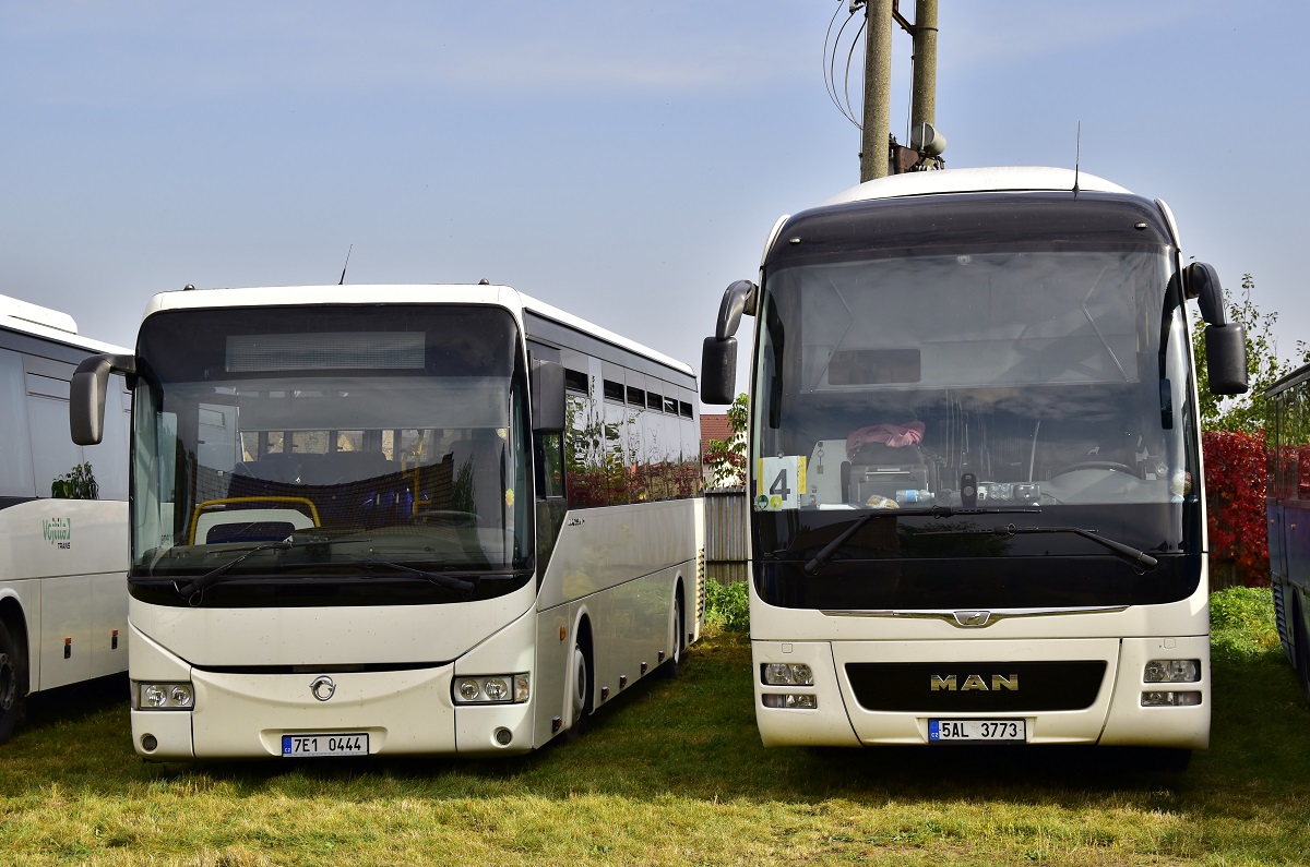 Nový Jičín, MAN R07 Lion's Coach RHC444 Nr. 5AL 3773; Ústí nad Orlicí, Irisbus Crossway 12.8M Nr. 7E1 0444