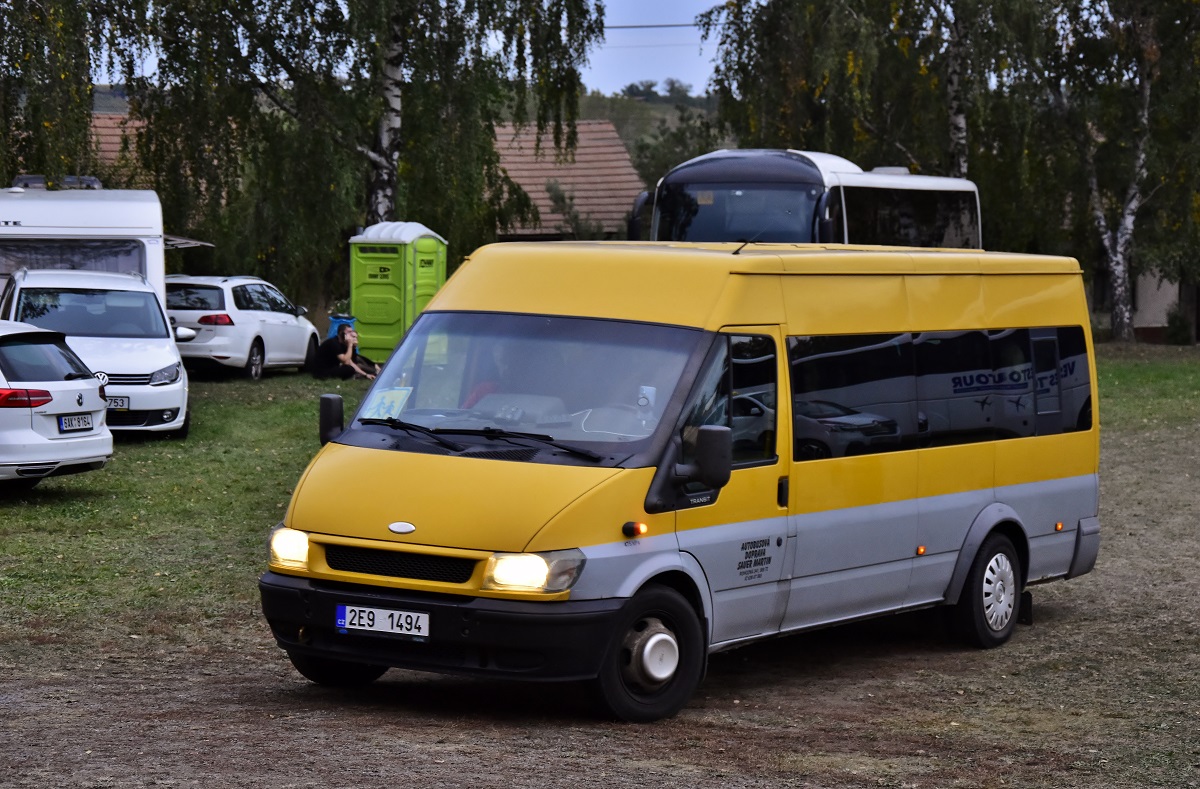 Pardubice, Ford Transit # 2E9 1494