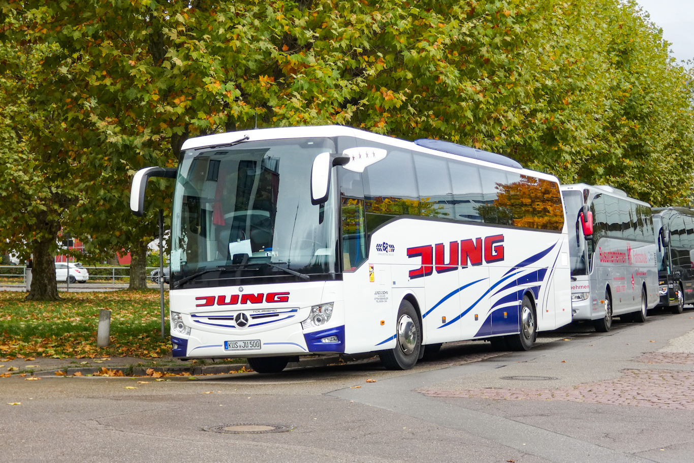 Kusel, Mercedes-Benz Tourismo 16RHD-III M/2 Nr. KUS-JU 500; Offenburg — Busse zur Chrysanthema Lahr