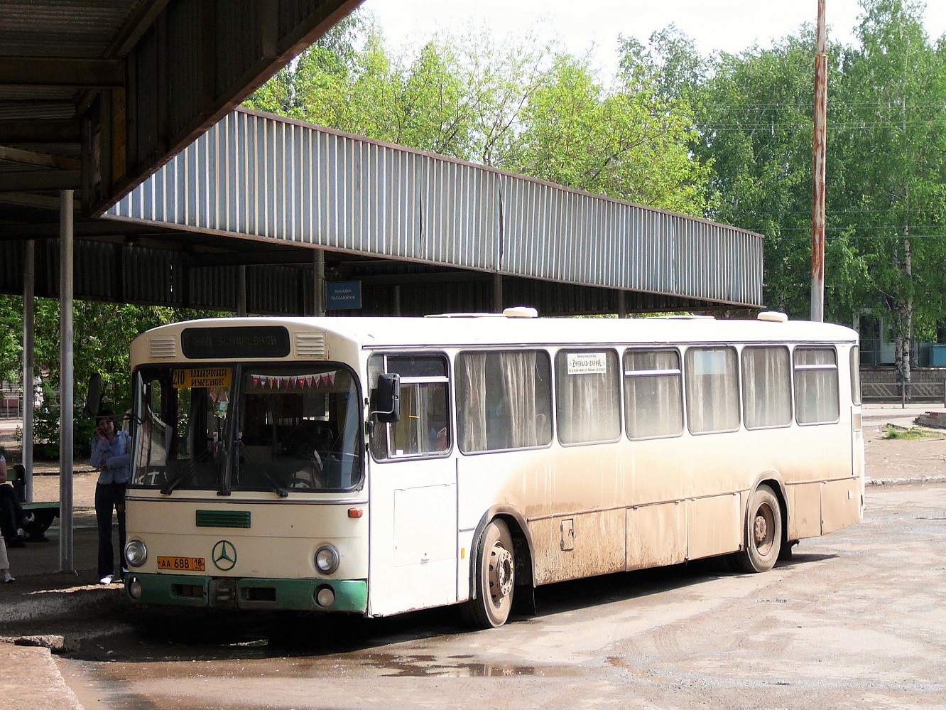 Votkinsk, Mercedes-Benz O307 # АА 688 18