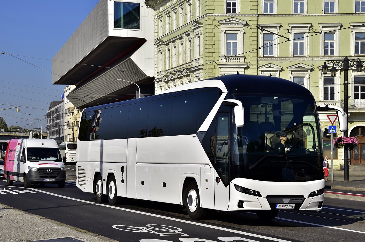 Bratislava, Neoplan N2216/3SHDL Tourliner SHDL # BL-821VE