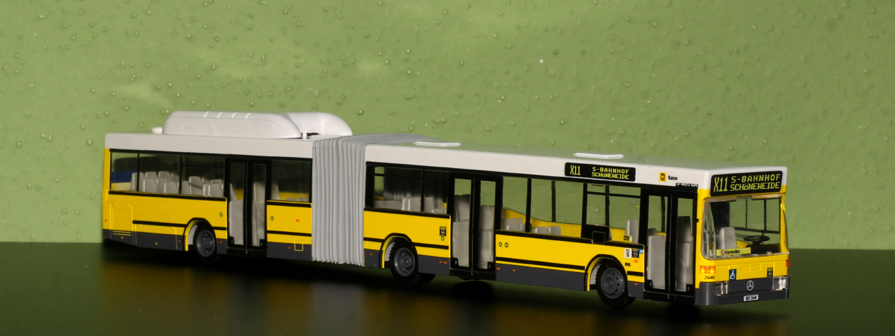 Berlin, Mercedes-Benz O405GN2 # 2648; Bus models