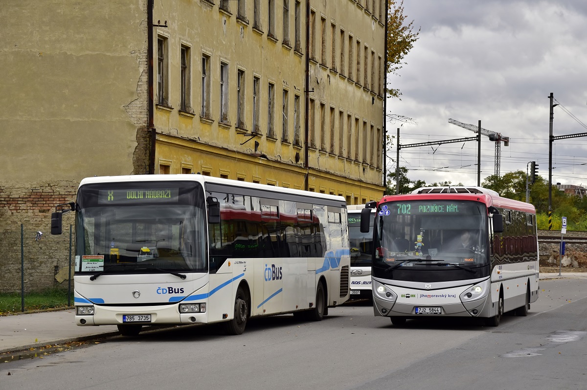 Ołomuniec, Irisbus Crossway LE 12.8M # 7B5 3735; Brno-venkov, SOR ICN 12 # 7J2 5844