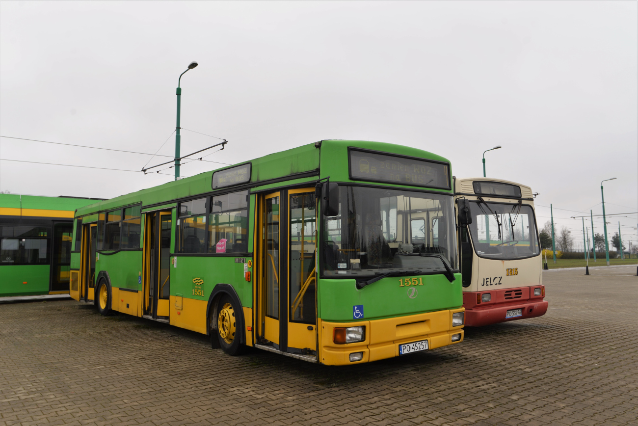 Poznań, Jelcz M121M # 1551; Poznań, Jelcz M11 # 1415