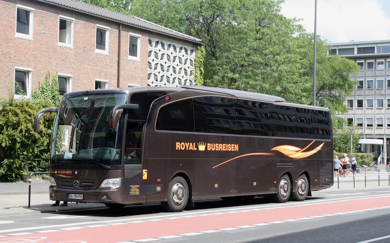 Rüsselsheim am Main, Mercedes-Benz Travego O580-16RHD M č. GG-RB 4900