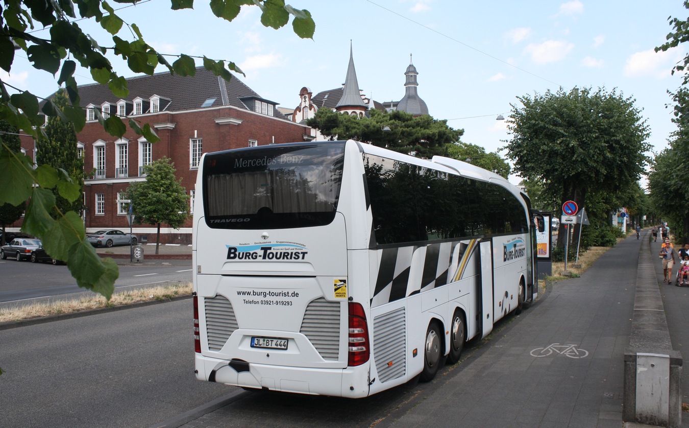 Burg (bei Magdeburg), Mercedes-Benz Travego O580-17RHD L # JL-BT 444