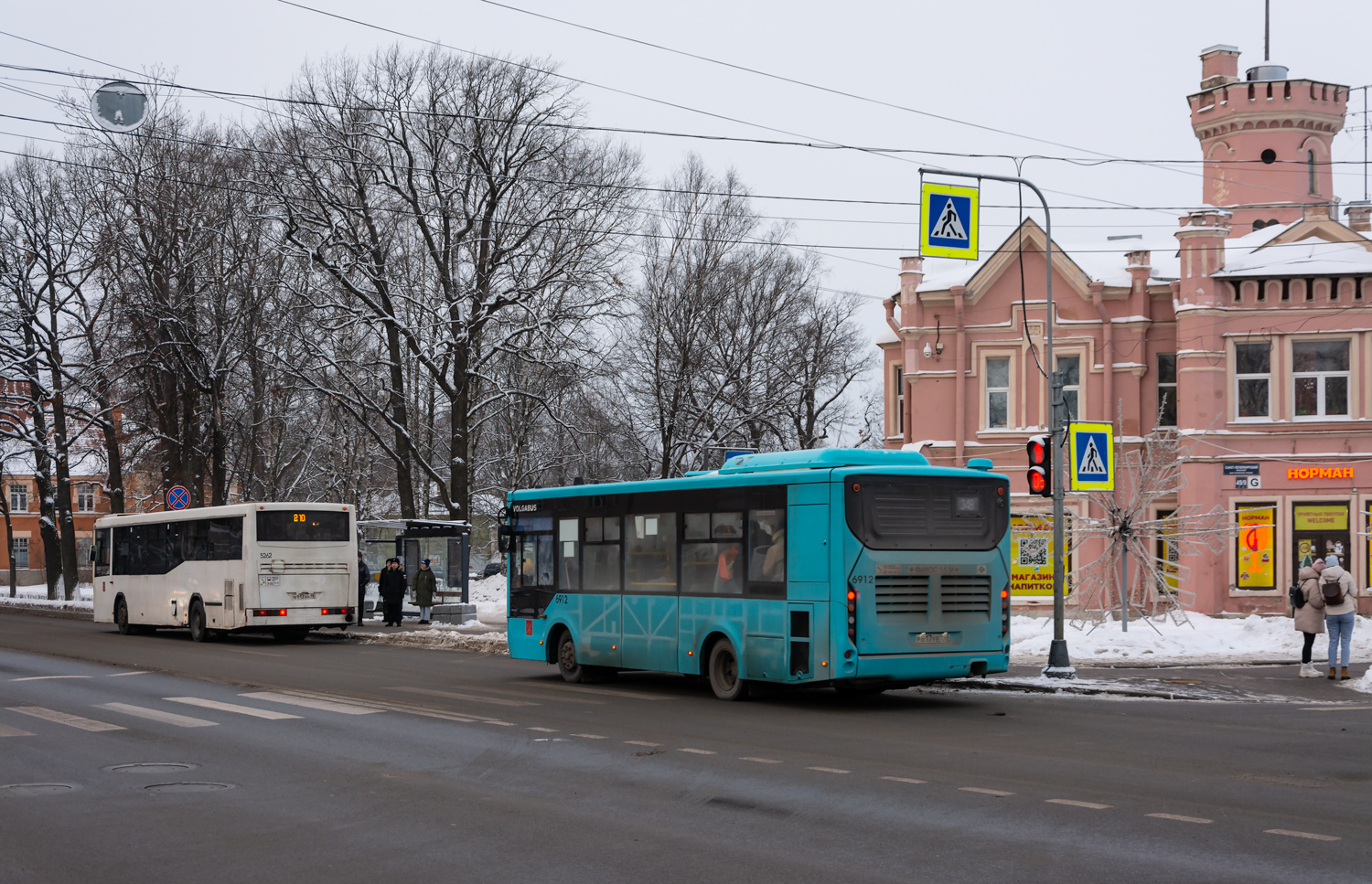 Sankt Petersburg, Volgabus-4298.G4 (LNG) # 6912