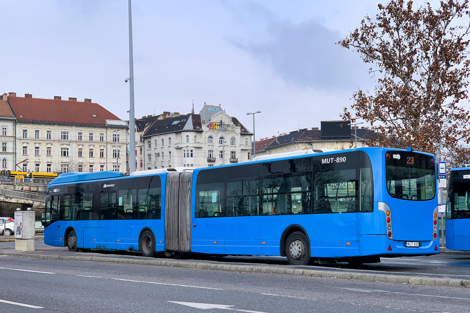 Budapest, Van Hool New AG300 # MUT-890