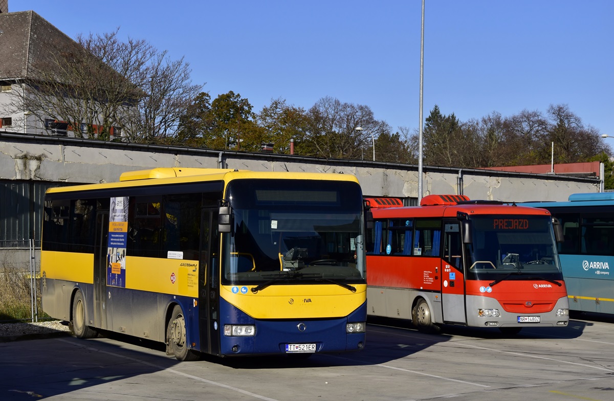 Hlohovec, Irisbus Crossway 12M # TT-521ER; Nitra, SOR C 10.5 # NR-148GZ