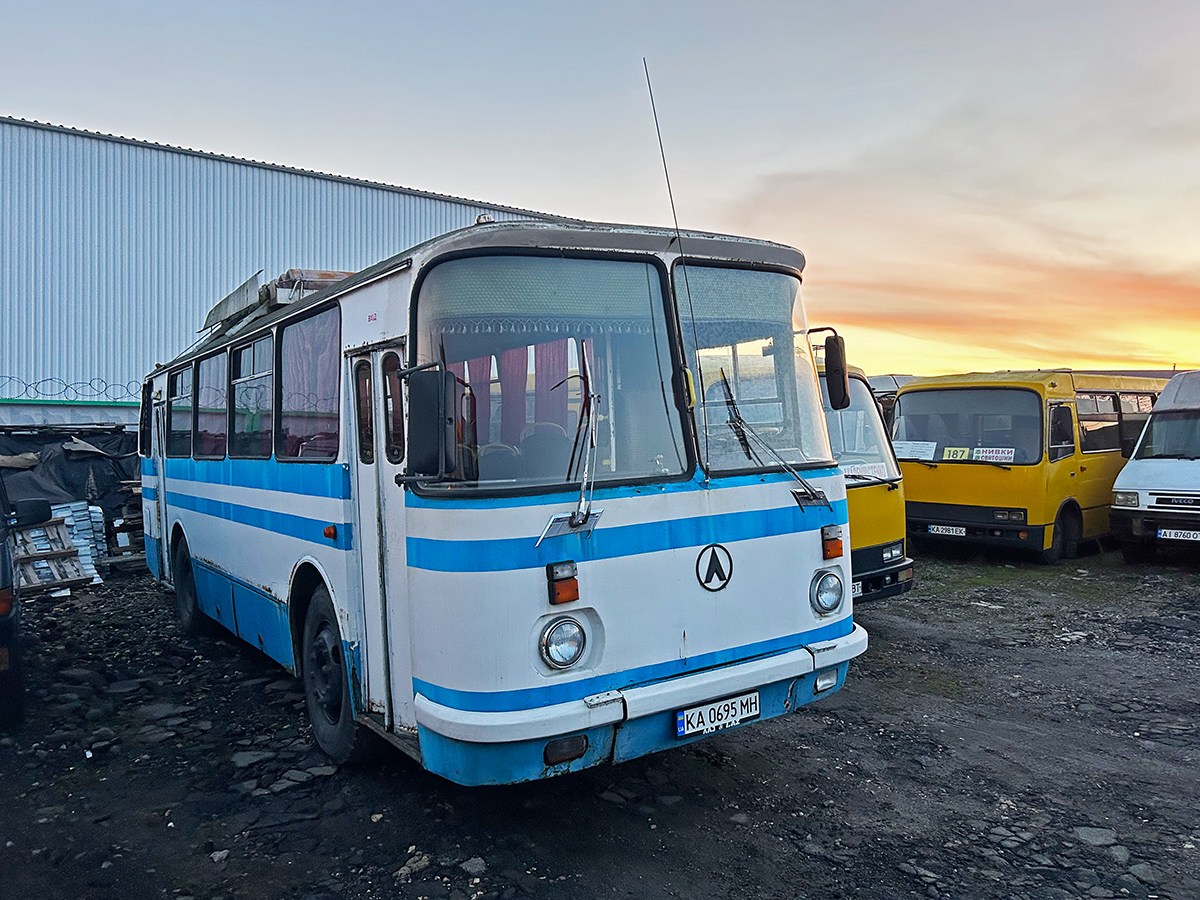 Kyiv, LAZ-695N # КА 0695 МН