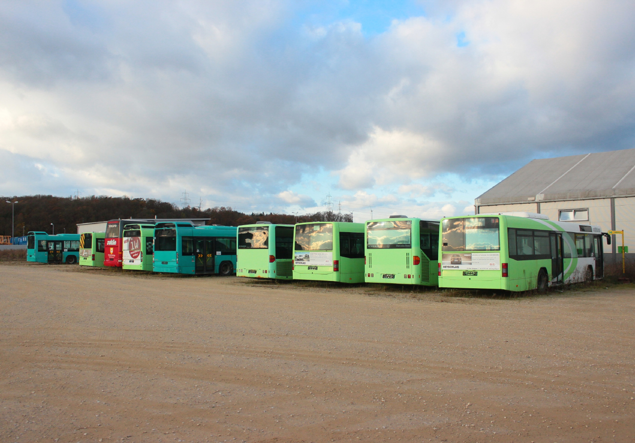 Klosterneuburg, Volvo 7700 č. 69; Klosterneuburg, Volvo 7700 č. WU-620 A; Klosterneuburg, Drögmöller EuroComet č. WU-608 A; Klosterneuburg, Volvo 7700 č. WU-821 DM; Klosterneuburg, Volvo 7700 č. 74; Klosterneuburg, Mercedes-Benz O530 Citaro č. WU-622 A; Klosterneuburg, Volvo 7700 č. WU-581 BS; Klosterneuburg, Mercedes-Benz O530 Citaro č. WU-908 AI; Klosterneuburg, Volvo 7700 č. WU-603 A