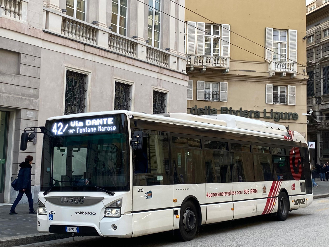 Генуя, IVECO Urbanway 12M Hybrid № E023
