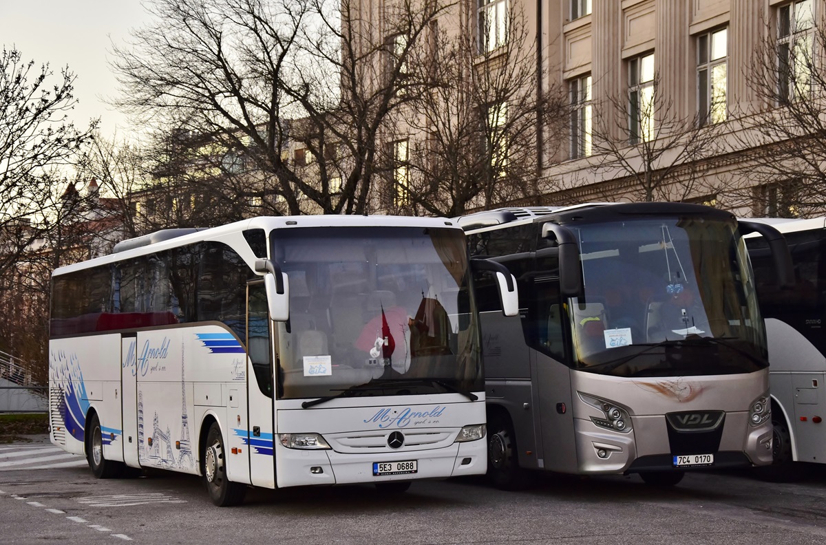 Ústí nad Orlicí, Mercedes-Benz Tourismo II 15RHD # 5E3 0688; Tábor, VDL Futura FHD2-129.410 # 7C4 0170