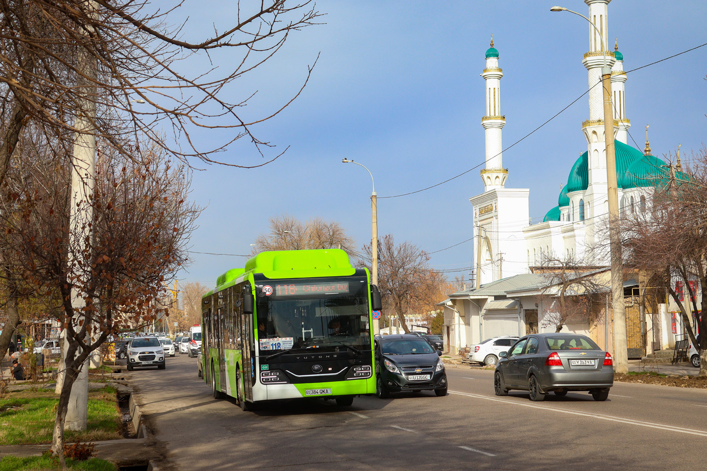 Tashkent, Yutong ZK6126HG # 08604