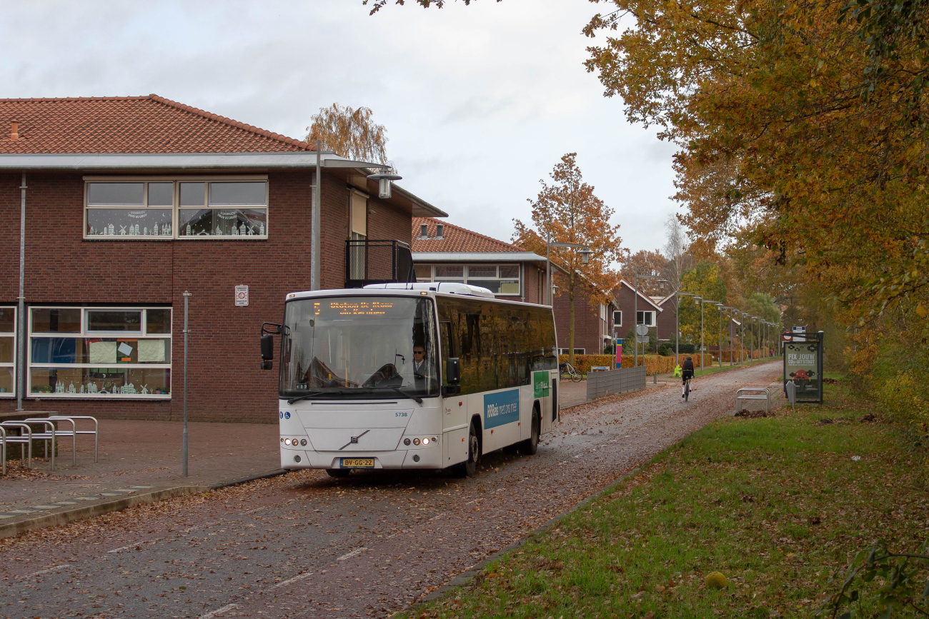 Apeldoorn, Volvo 8700LE № 5738