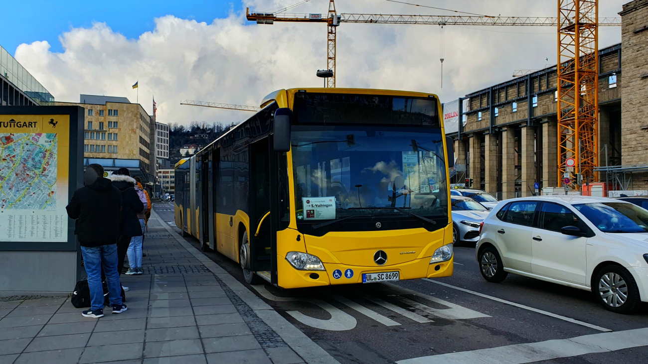 Berlin, Mercedes-Benz Citaro C2 G Hybrid nr. 8699; Stuttgart — EV Digitaler Knoten Stuttgart — 2024