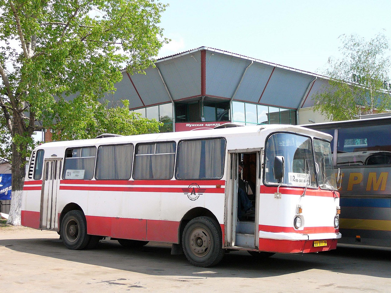 Izhevsk, LAZ-695Н No. ЕА 377 18