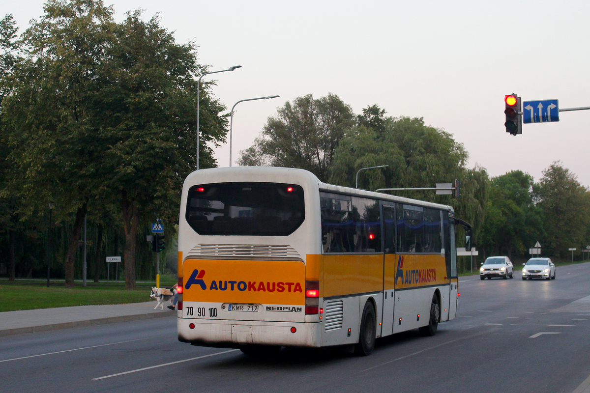 Kaunas, Neoplan N316Ü Euroliner č. KMR 717