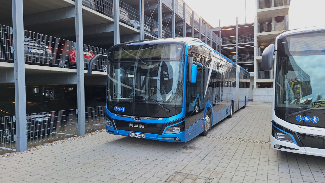 Munich, MAN 18E Lion's City NG734 # M-AN 8234