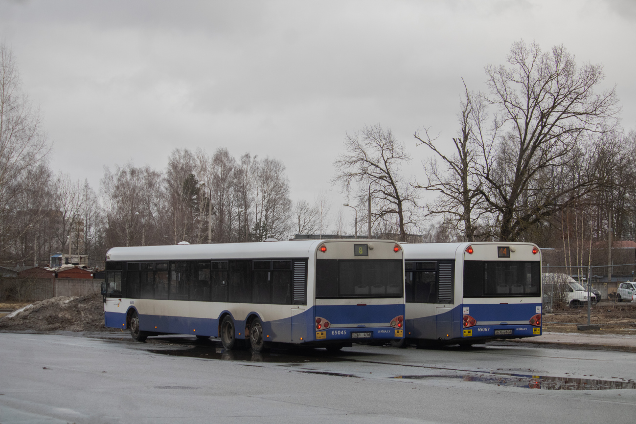 Riga, Solaris Urbino I 15 № 65045; Riga, Solaris Urbino II 15 № 65067