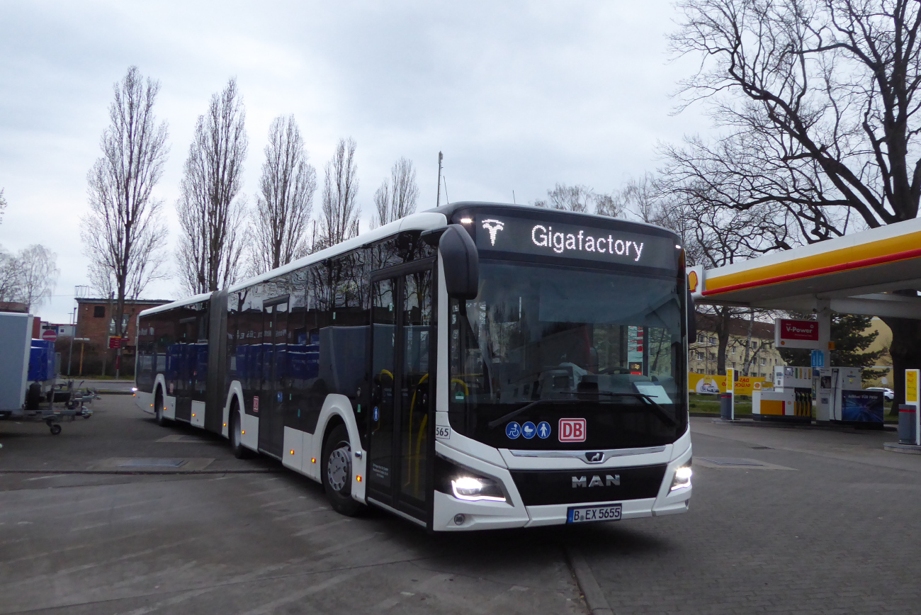 Berlin, MAN 18C Lion's City NG360 EfficientHybrid # 565