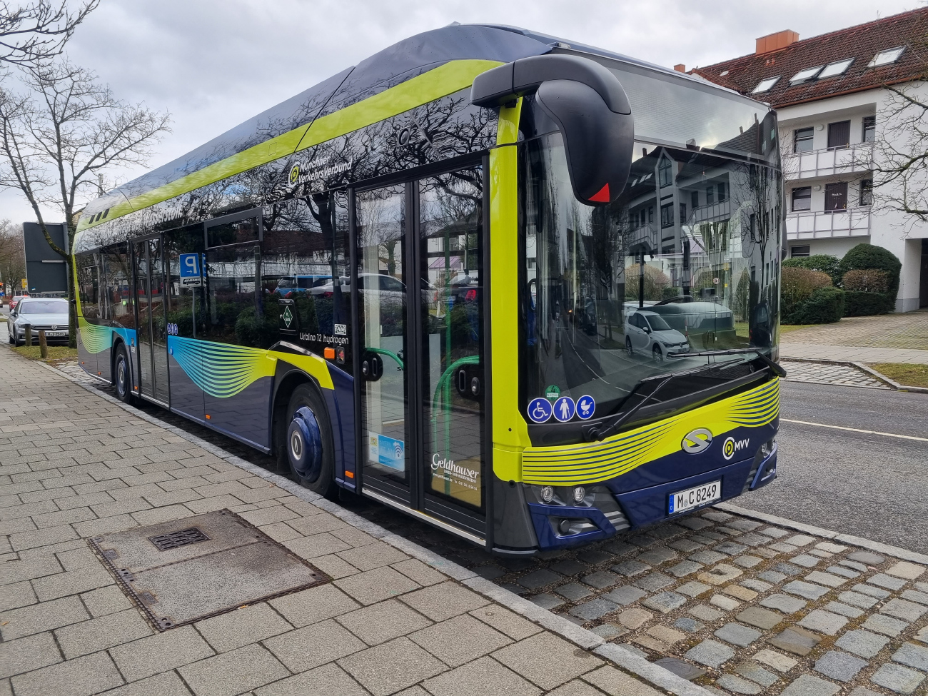 Munich, Solaris Urbino IV 12 hydrogen # M-C 8249