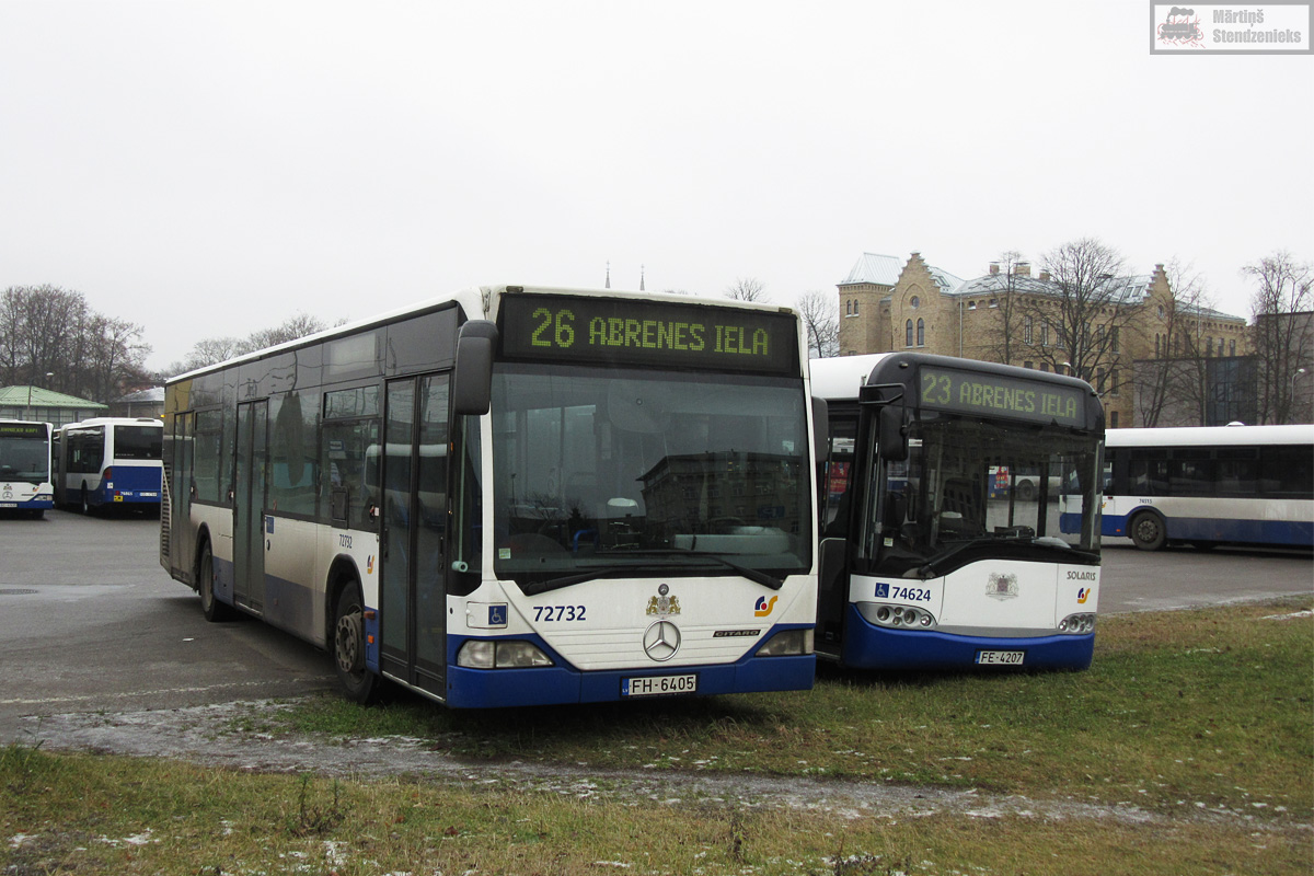 Riga, Mercedes-Benz O530 Citaro № 72732; Riga, Solaris Urbino II 12 № 74624