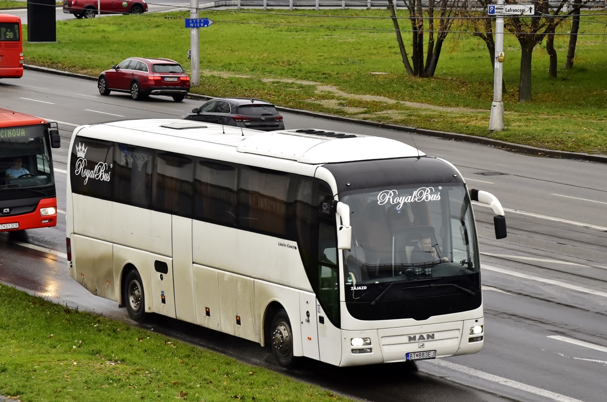 Bratislava, MAN R07 Lion's Coach RHC4*4 # BT-883EJ