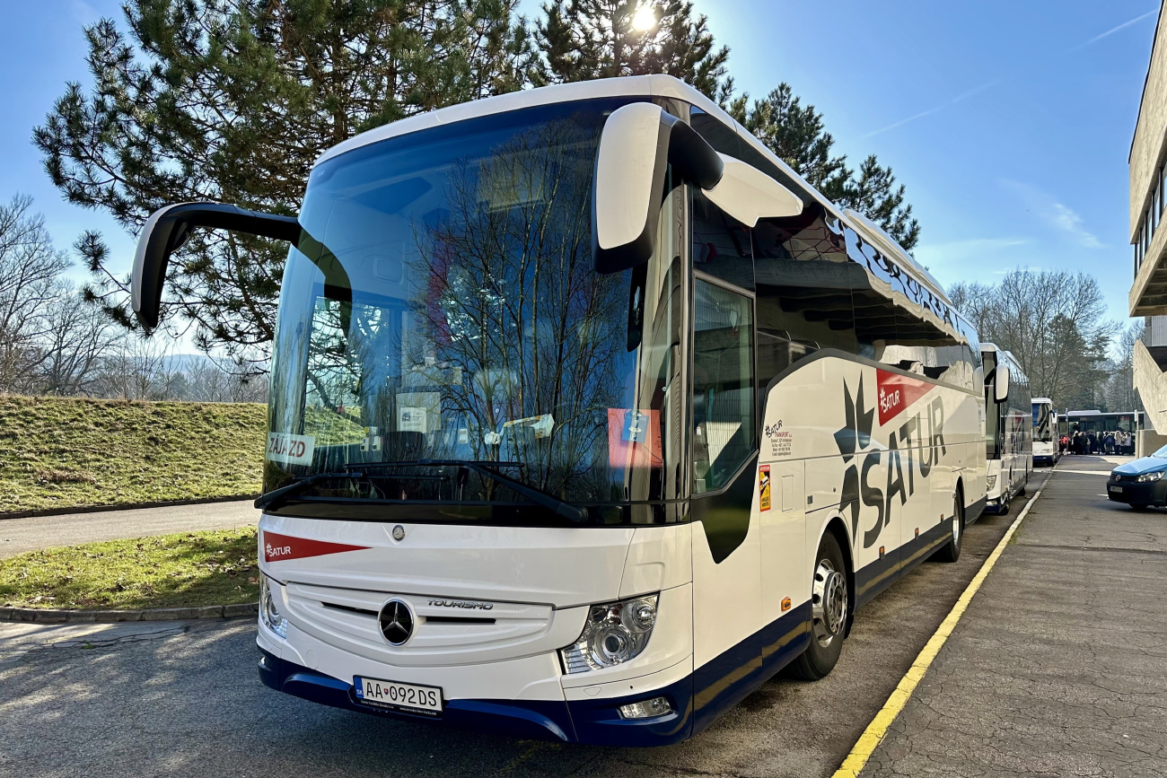 Bratislava, Mercedes-Benz Tourismo 15RHD-III # AA-092DS