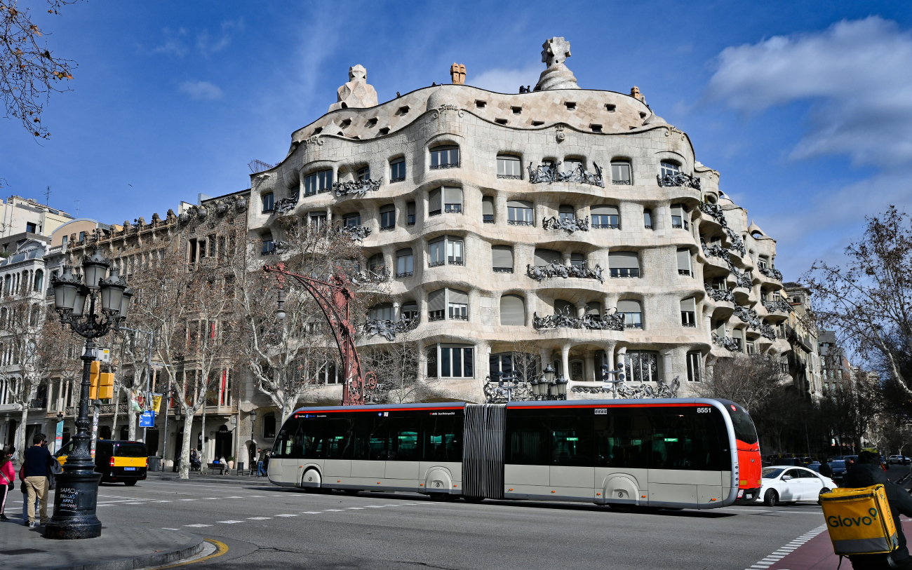 Barcelona, Irizar ie tram 18m No. 8551