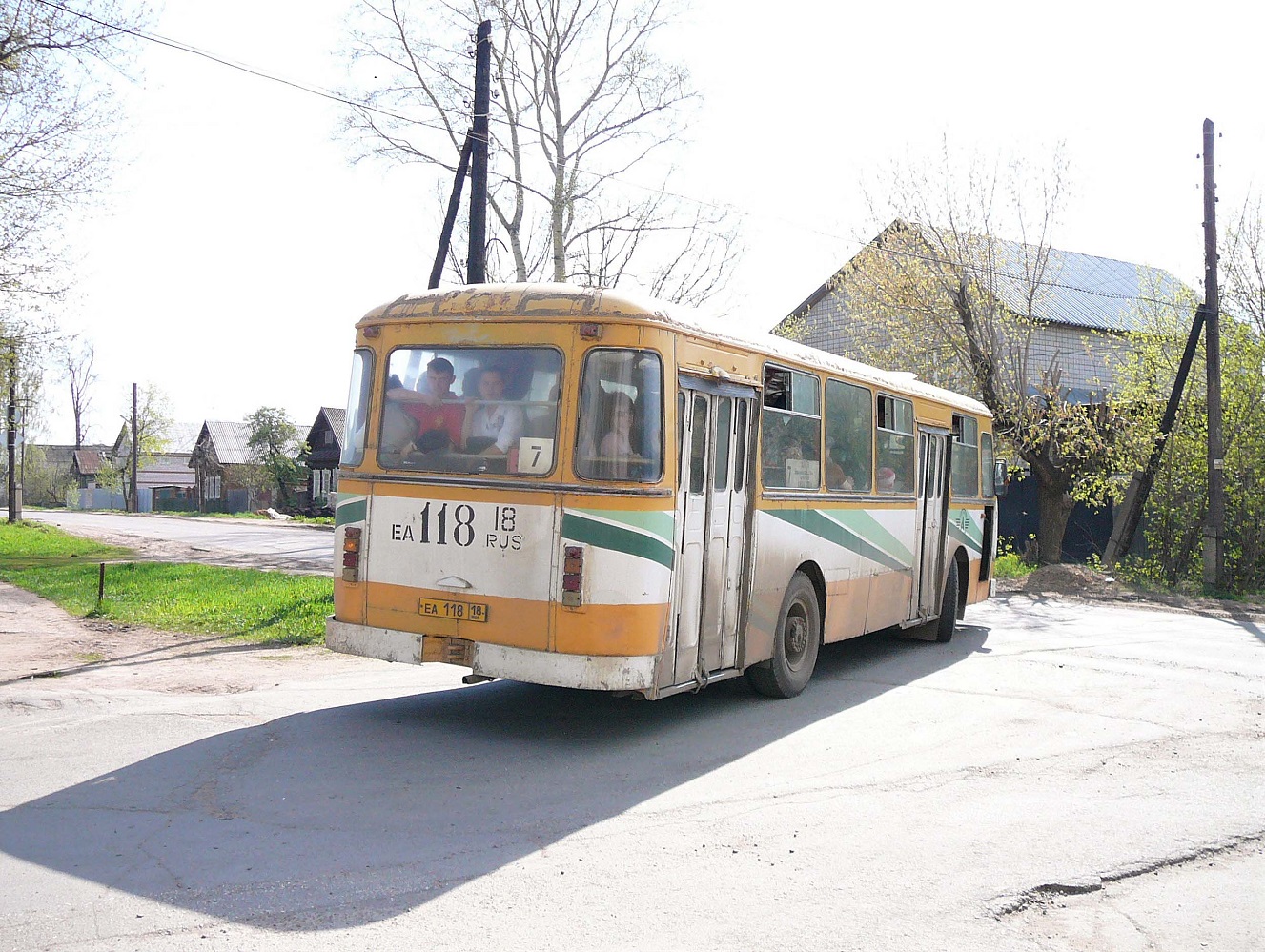 Izhevsk, LiAZ-677М # ЕА 118 18