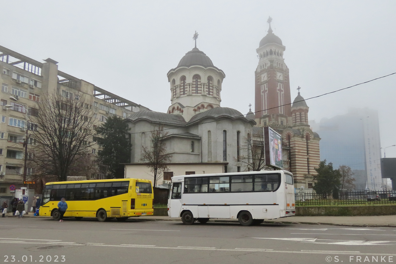 Ploieşti, BMC Probus 215 SCB # 3112; Ploieşti, Anadolu Isuzu MD22 Urban # 3001