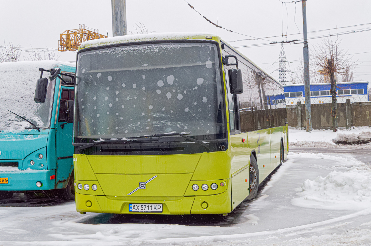 Kharkiv, Volvo 8700LE # АХ 5711 КР