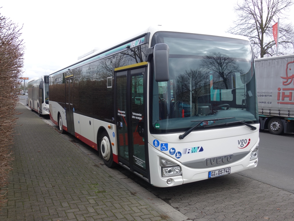 Gießen, IVECO Crossway LE City 12M # GI-DS 742