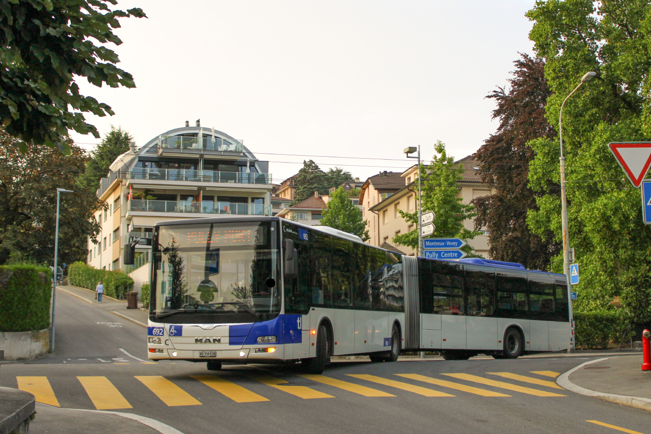 Lausanne, MAN A40 Lion's City GL NG363 # 692