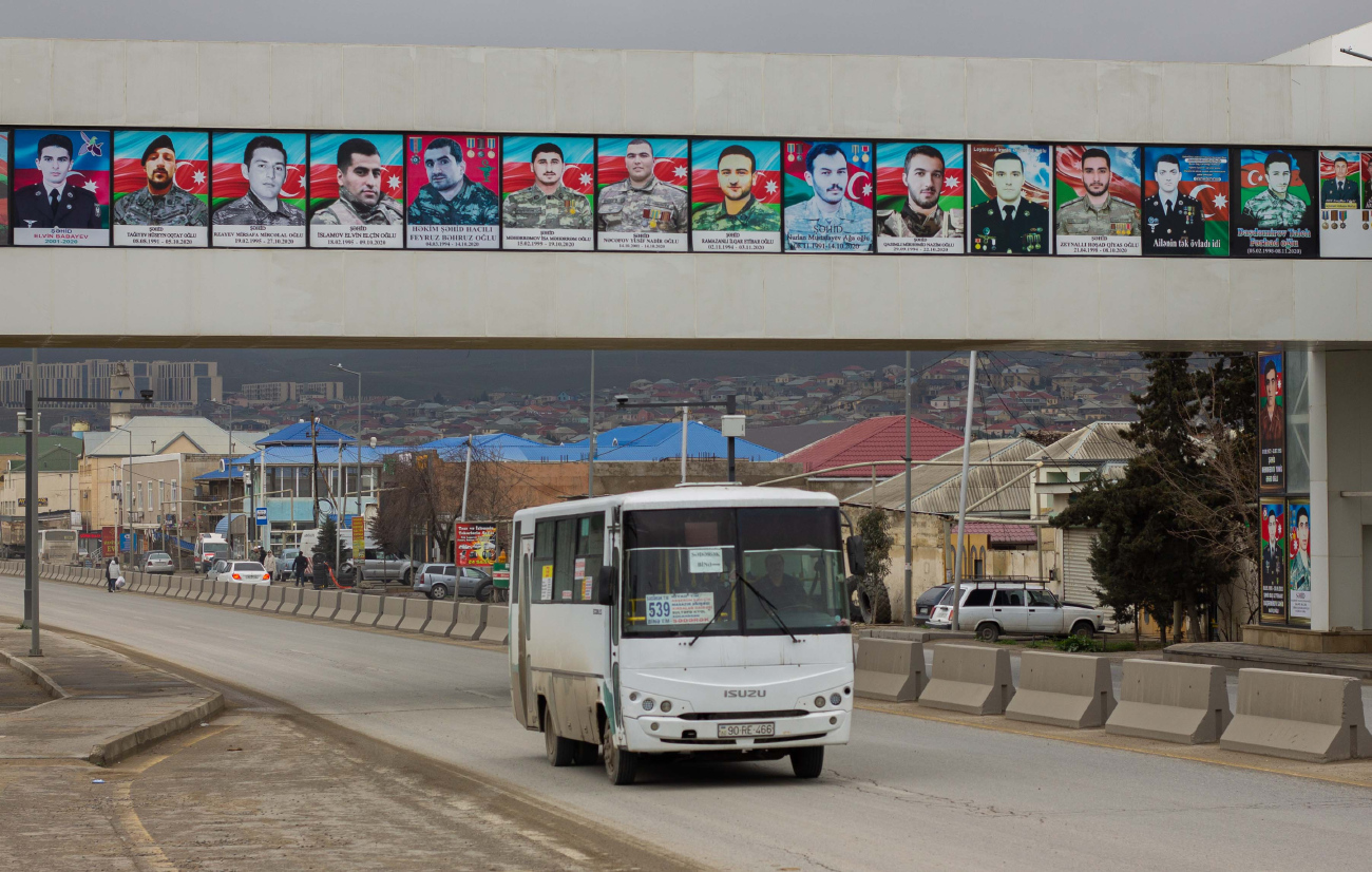 Baku, Anadolu Isuzu Ecobus nr. 90-RE-466