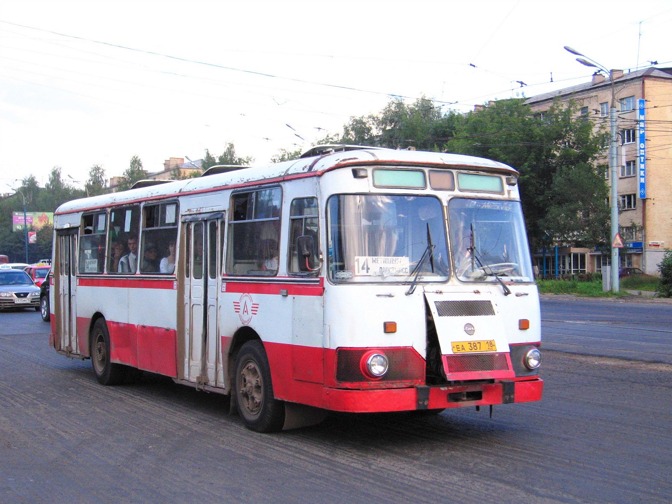 Izhevsk, LiAZ-677М № ЕА 387 18