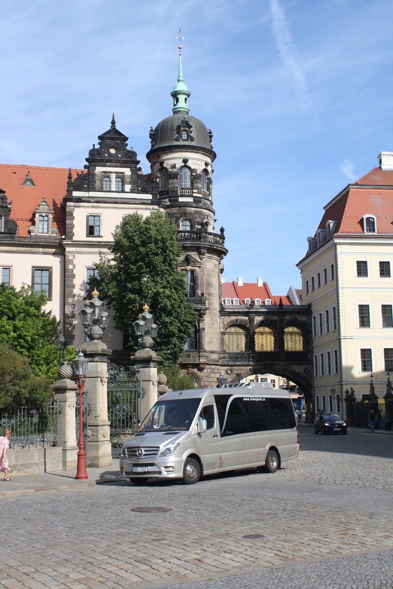 Prague, Mercedes-Benz Sprinter 519CDI # 6AN 7342