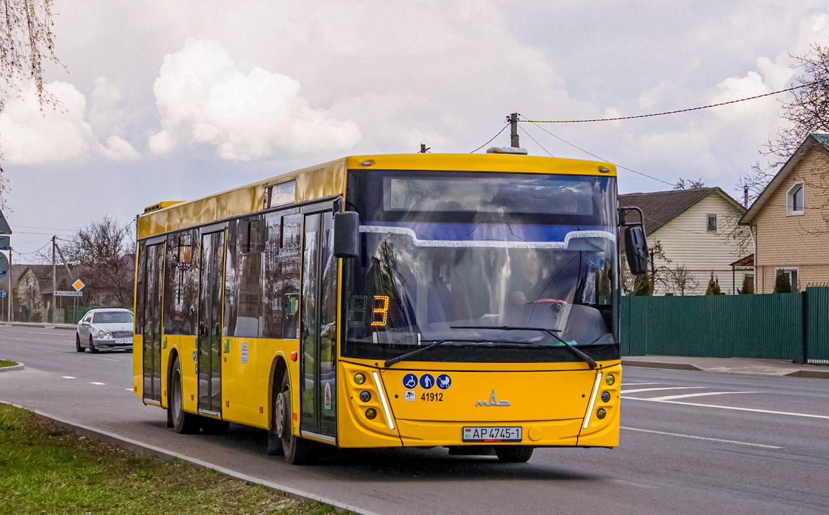 Pinsk, MAZ-203.047 # 41912