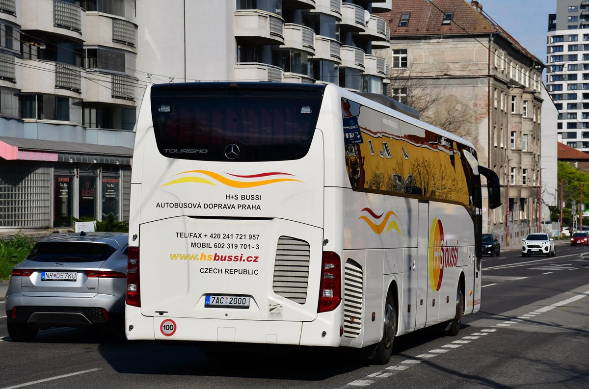 Prague, Mercedes-Benz Tourismo III 15RHD # 7AC 2000