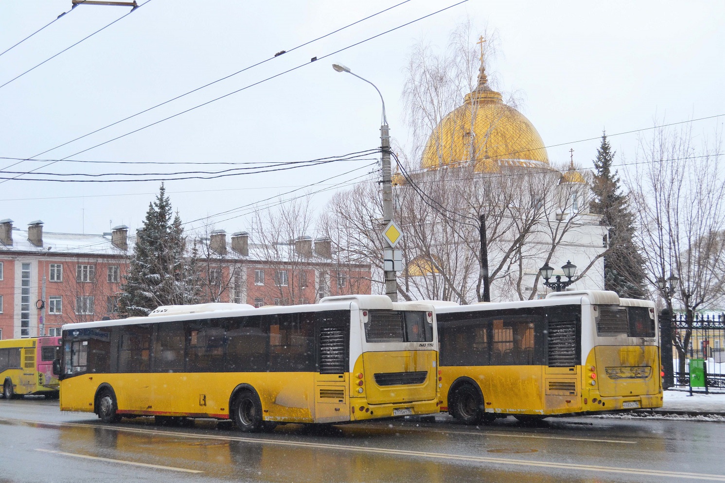 Izhevsk, LiAZ-5292.65 # Х 775 КТ 18