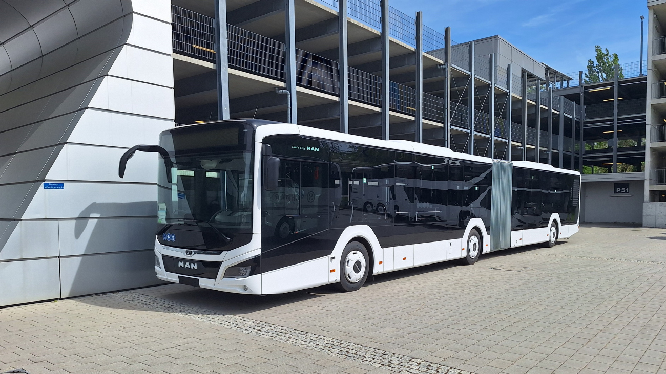 Munich, MAN 18C Lion's City NG360 # ---
