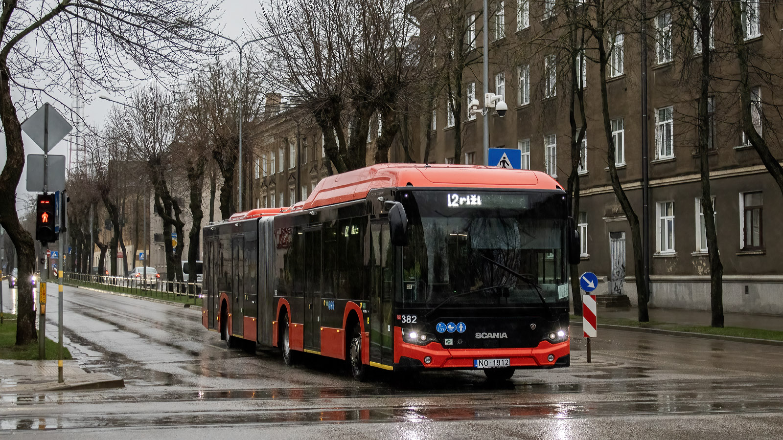 Daugavpils, Scania Citywide LFA II 18M CNG # 382