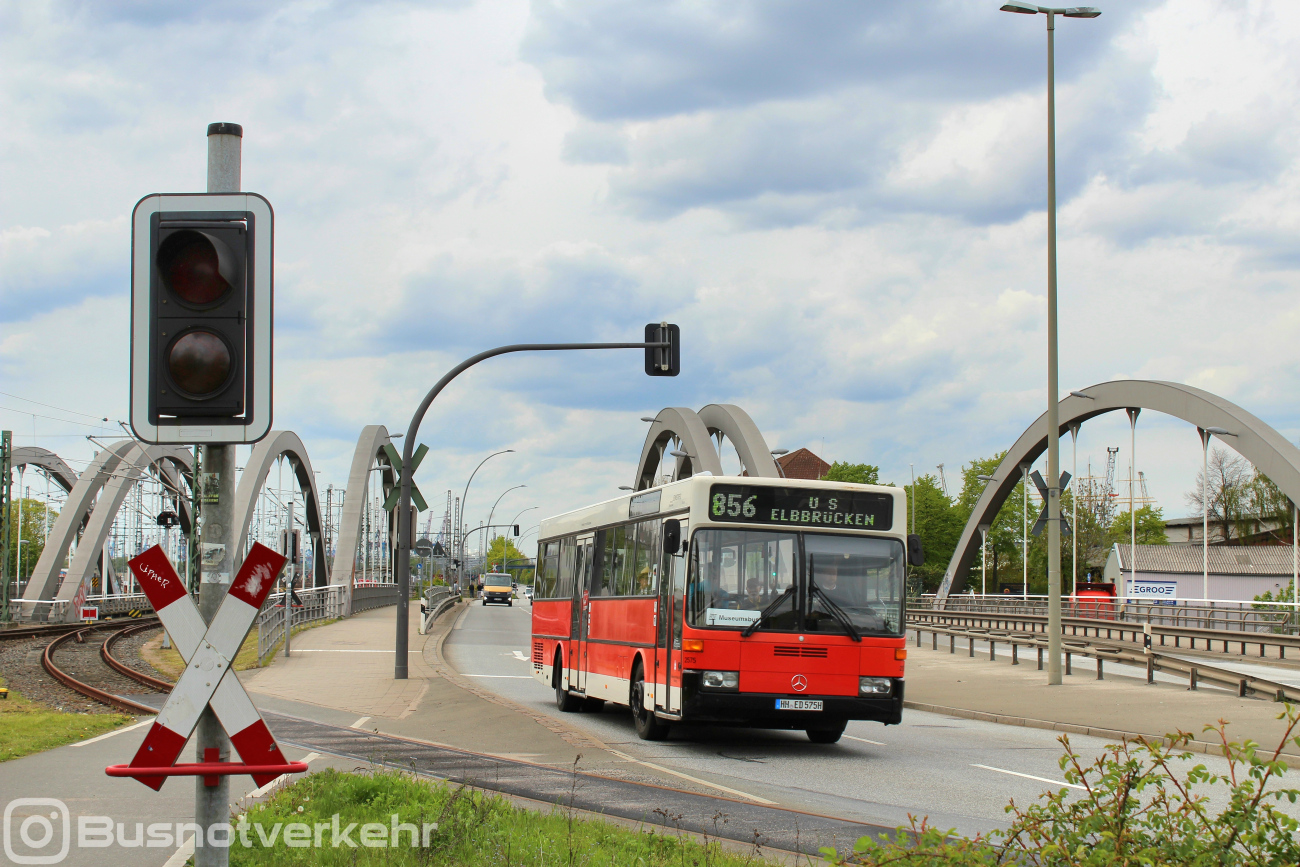 Hamburg, Mercedes-Benz O405 # 2575